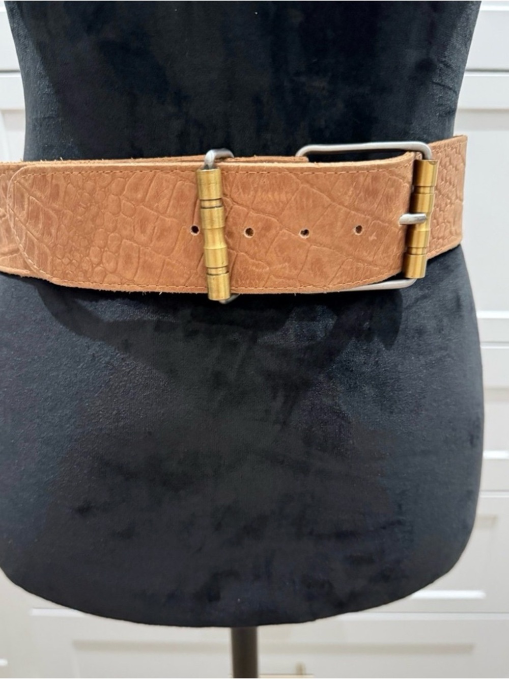 Women’s leather belt with 2 tone buckle - Picture 1 of 8